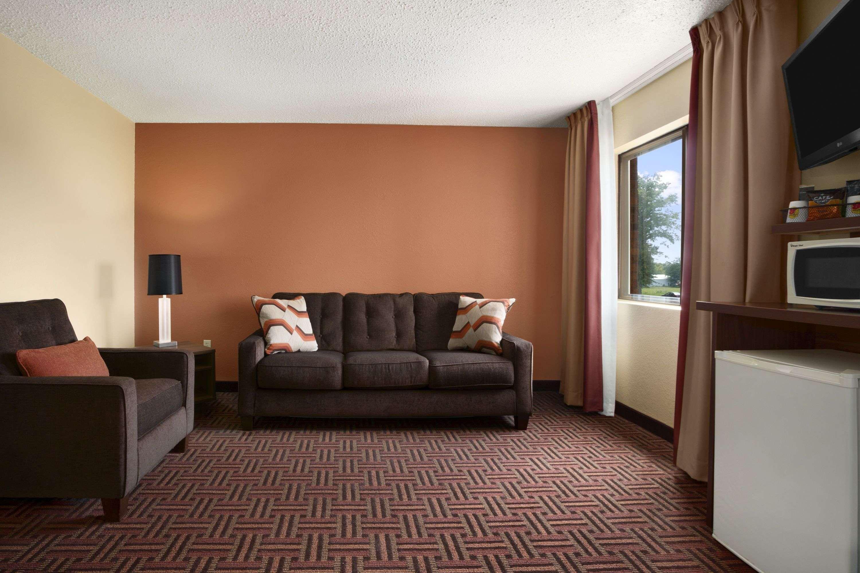 ซูเปอร์ 8 บาย วินด์แฮม แมเรียน Motel มาเรียน ภายนอก รูปภาพ