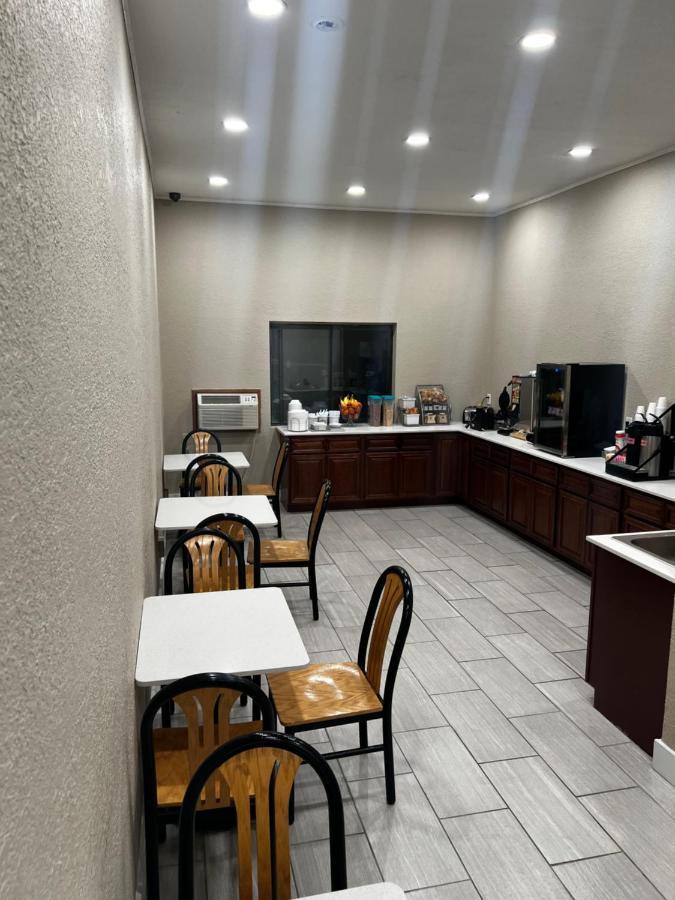 ซูเปอร์ 8 บาย วินด์แฮม แมเรียน Motel มาเรียน ภายนอก รูปภาพ
